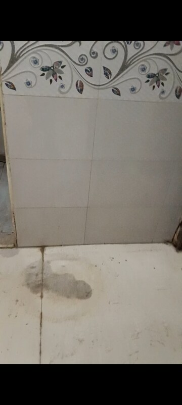 Room in 2 BHK Apartment at Gaurav Woods, Mira Road – for Rent