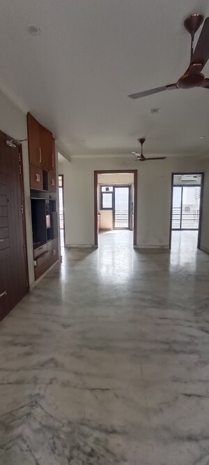 Building Lobby in 3.5 BHK Builder Floor at Paarth Apartments, Sector 55 – for Rent