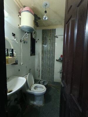 Bathroom in 2 BHK Apartment at Palm Residency Chhatarpur, Chattarpur – for Rent