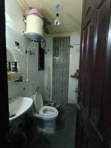 Bathroom in 2 BHK Apartment at Palm Residency Chhatarpur, Chattarpur – for Rent