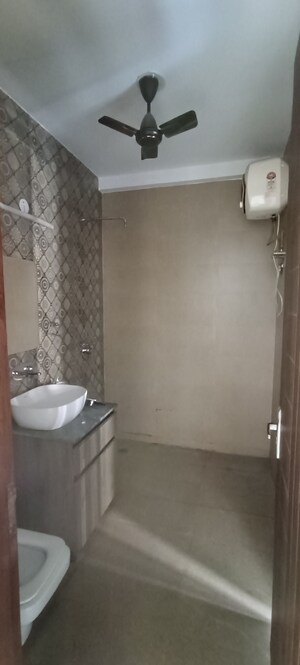 Bathroom in 3.5 BHK Builder Floor at Paarth Apartments, Sector 55 – for Rent