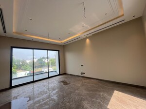 6+ BHK Villa For Sale in Sultanpur