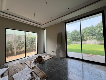 Room in 6+ BHK Villa at Sultanpur – for Sale