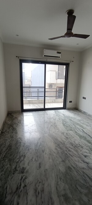 Room in 3.5 BHK Builder Floor at Paarth Apartments, Sector 55 – for Rent