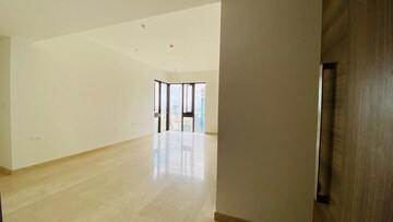 Room in 3 BHK Apartment at Lodha The Park, Worli – for Rent