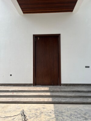 Room in 5 BHK Villa at Palam – for Sale