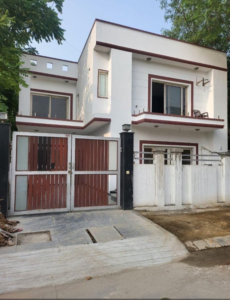 Cover Image, nri city 5 Bedroom 5000 Sq.Ft. Villa In Nri City Greater Noida 9485340