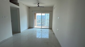 Room in 2 BHK Apartment at Godrej Green Vistas, Mahalunge – for Rent