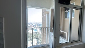 Room in 2 BHK Apartment at Godrej Green Vistas, Mahalunge – for Rent