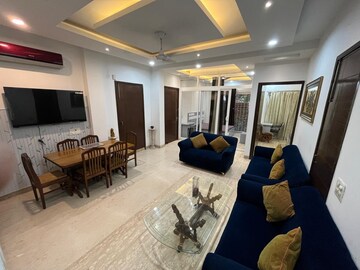 Living Room in 4 BHK Builder Floor at Ansal Sushant Shopping Arcade, Sector 27 – for Rent