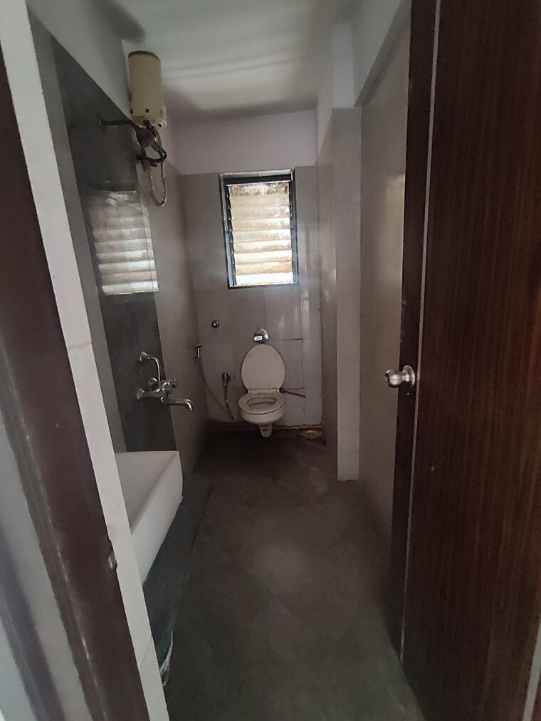 Attached Bathroom, sudarshan-sky-garden 2 Bedroom 750 Sq.Ft. Apartment In Ghodbunder Road Thane 9485441