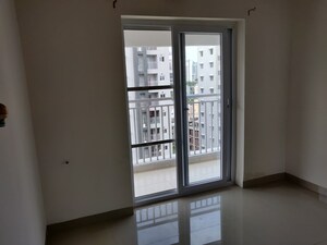 Room in 2 BHK Apartment at Jains Carlton Creek, Manikonda – for Rent