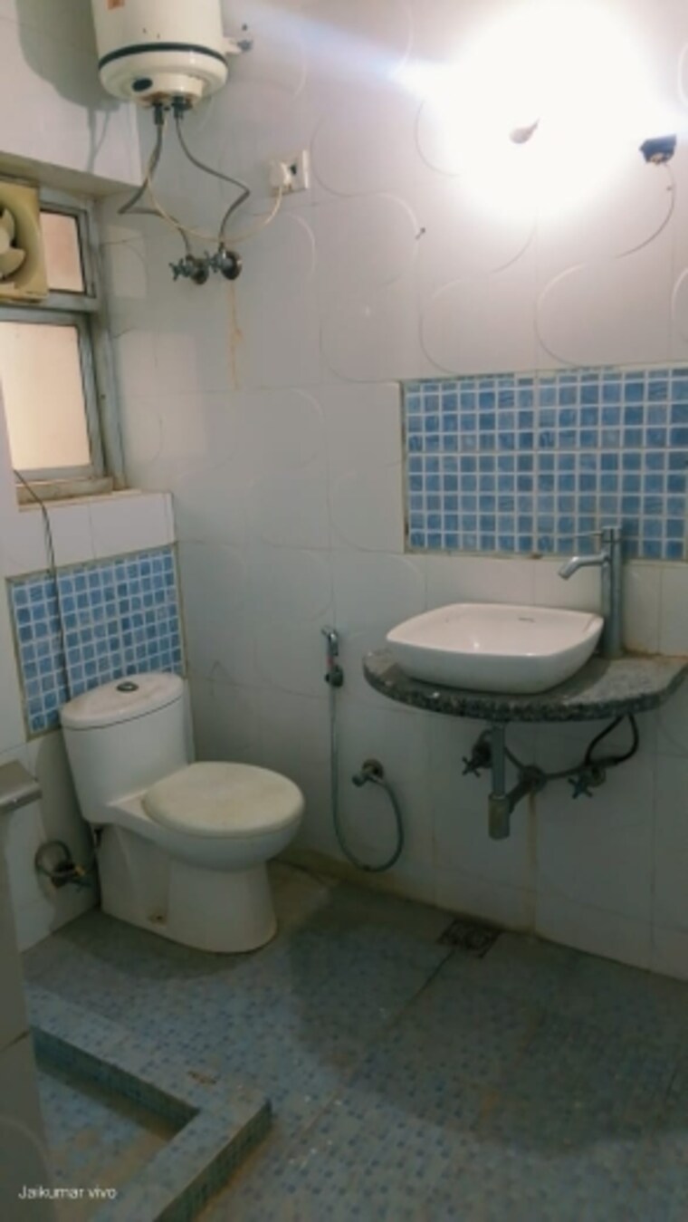 Bathroom, dda-rosewood-apartments 2 Bedroom 900 Sq.Ft. Apartment In Vasant Kunj Delhi 9485553