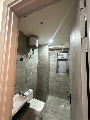 Bathroom in 1.5 BHK Builder Floor at Sector 57 – for Rent