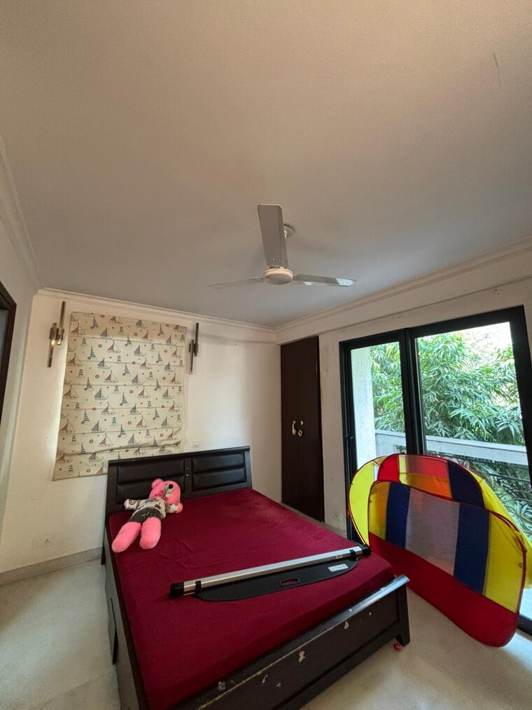 Bedroom, greater kailash part 3 3 Bedroom 1850 Sq.Ft. Builder Floor In Greater Kailash Part 3 Delhi 9485578