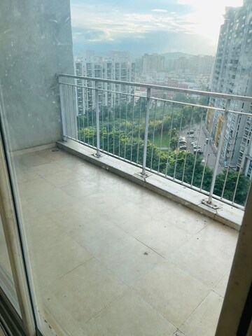 2 BHK Apartment For Rent in Amanora Aspire Towerss, Hadapsar