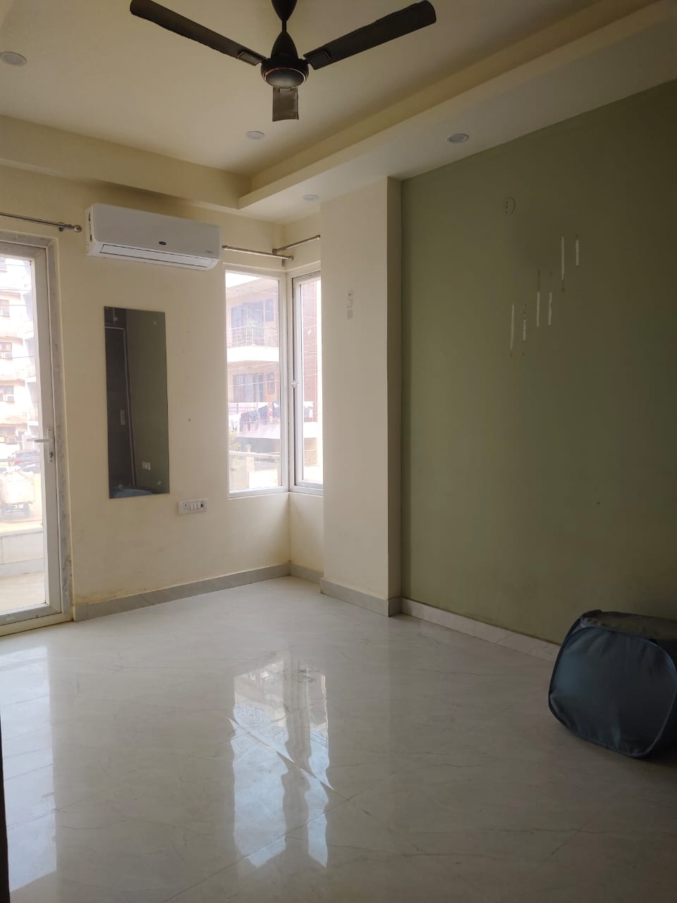 3 BHK + Servant Room Builder Floor For Rent in Sector 57