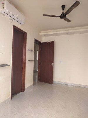 Room in 3 BHK Builder Floor at Sector 57 – for Rent