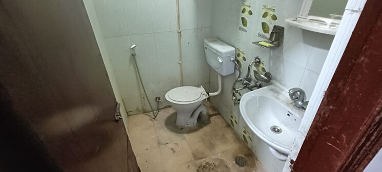 Attached Bathroom, ignou road 1 Bedroom 500 Sq.Ft. Builder Floor In Ignou Road Delhi 9485613