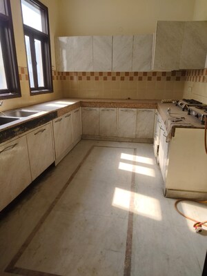 Balcony in 4 BHK Builder Floor at Sector 55 – for Rent