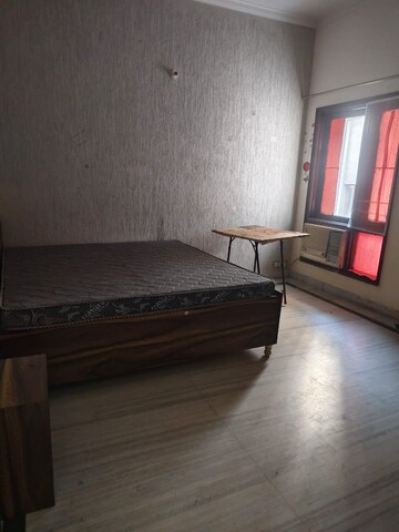 Room in 4 BHK Builder Floor at Sector 55 – for Rent