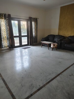 Living Room in 4 BHK Builder Floor at Sector 55 – for Rent