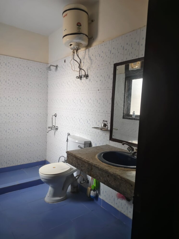 Bathroom, sector 55 4 Bedroom 4500 Sq.Ft. Builder Floor In Sector 55 Gurgaon 9485624