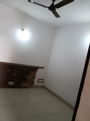 Room in 1 BHK Builder Floor at Ignou Road – for Rent