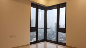 Room in 3 BHK Apartment at Lodha The Park, Worli – for Rent