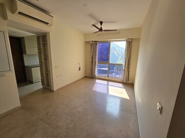 Room in 1 BHK Apartment at Hiranandani Zen Maple, Powai – for Rent