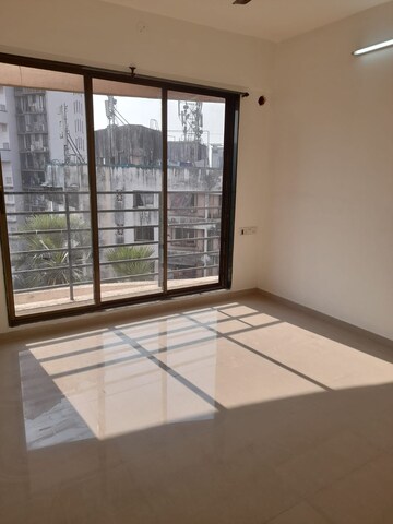 Room in 2 BHK Apartment at Sethia Link View, Goregaon West – for Rent