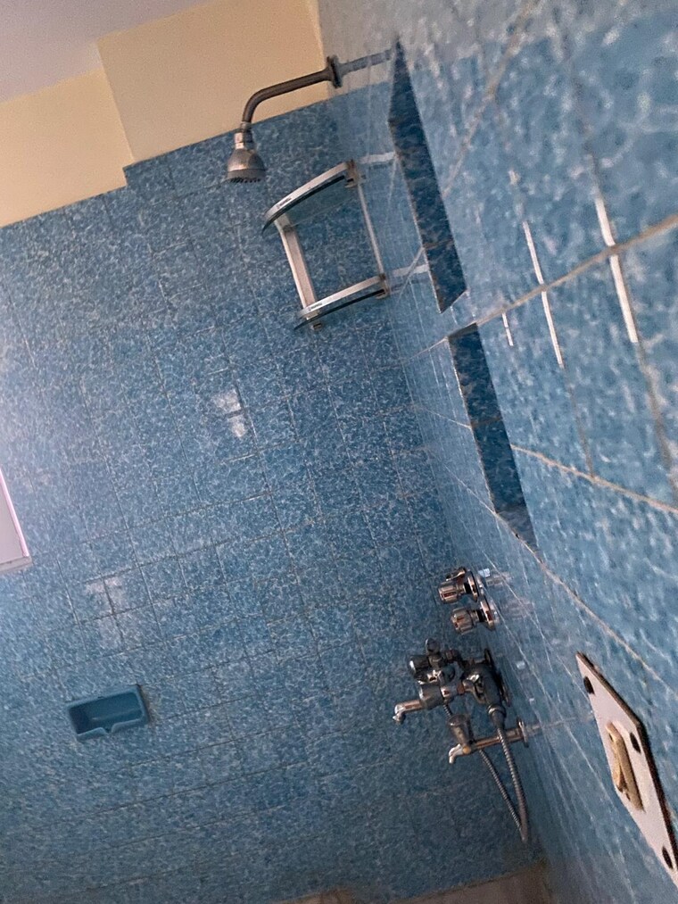 Bathroom, greater kailash ii 2 Bedroom 1200 Sq.Ft. Builder Floor In Greater Kailash ii Delhi 9485637