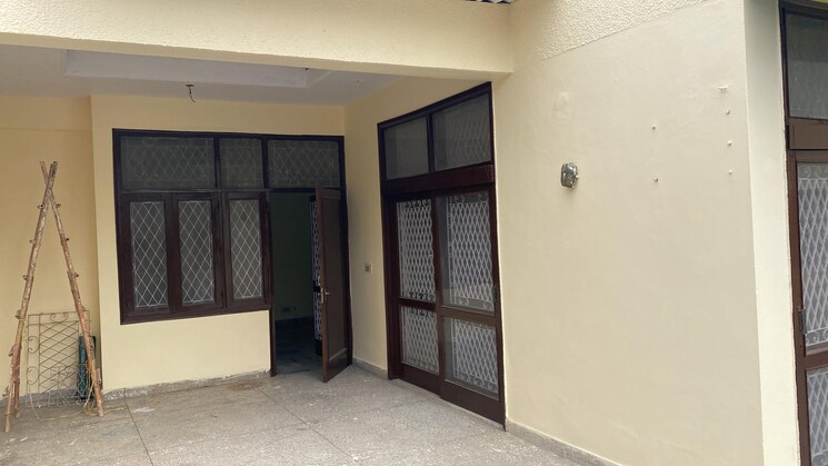 Room, greater kailash ii 2 Bedroom 1200 Sq.Ft. Builder Floor In Greater Kailash ii Delhi 9485637