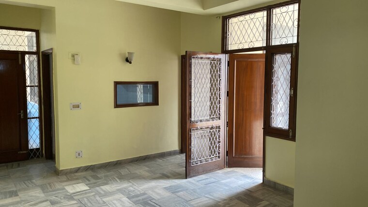 Room, greater kailash ii 2 Bedroom 1200 Sq.Ft. Builder Floor In Greater Kailash ii Delhi 9485637