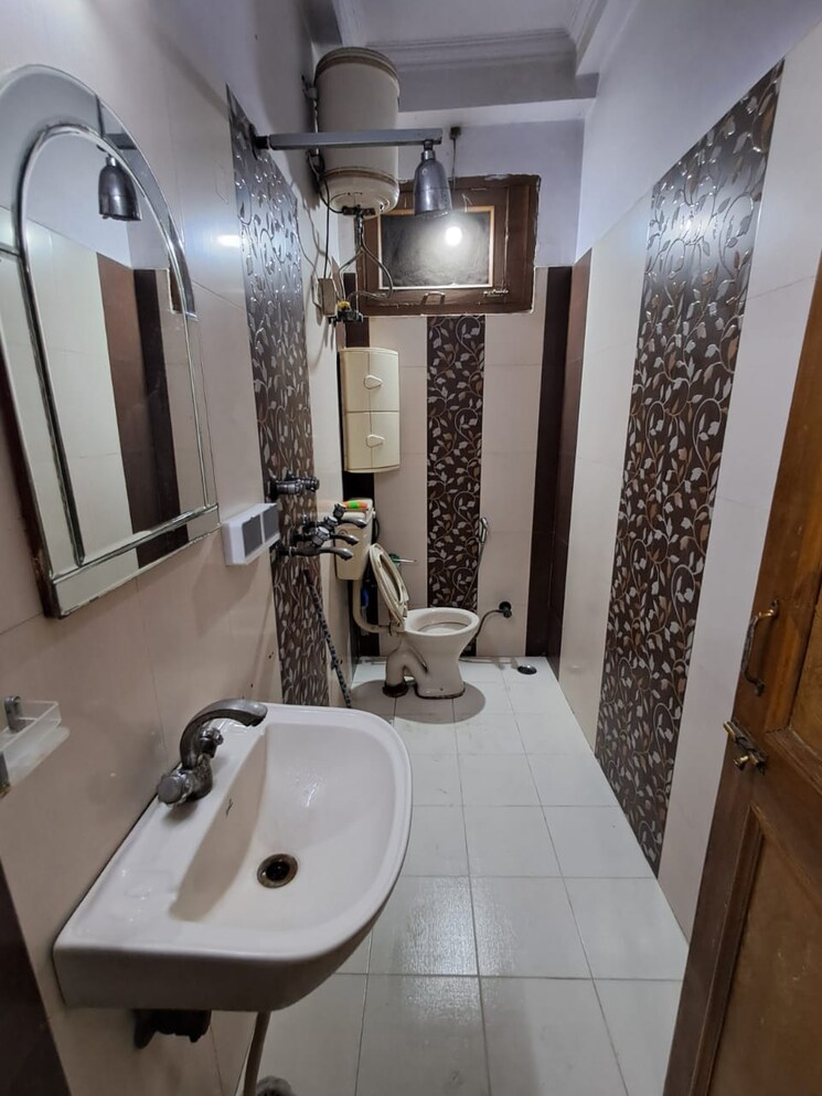 Team Area, klj-noida-one 2 Bedroom 750 Sq.Ft. Builder Floor In Sector 62 Noida 9485638