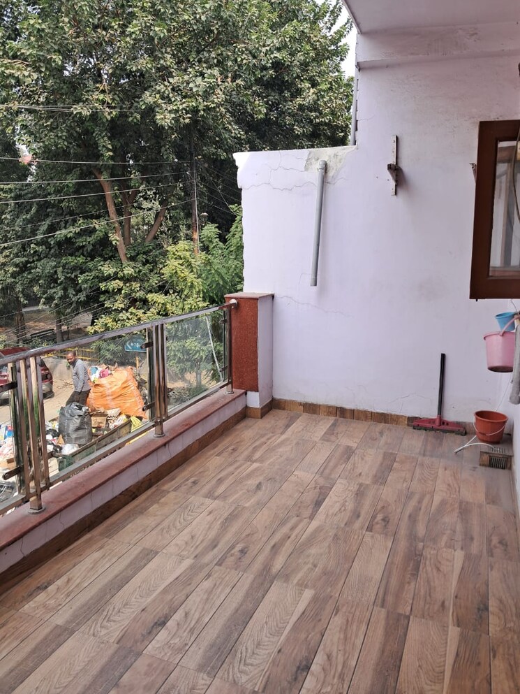 Balcony, klj-noida-one 2 Bedroom 750 Sq.Ft. Builder Floor In Sector 62 Noida 9485638