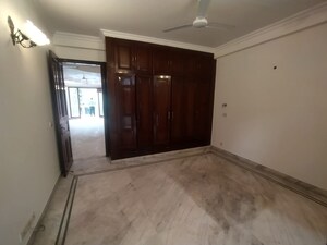 Room in 3 BHK Builder Floor at Greater Kailash Part 3 – for Rent