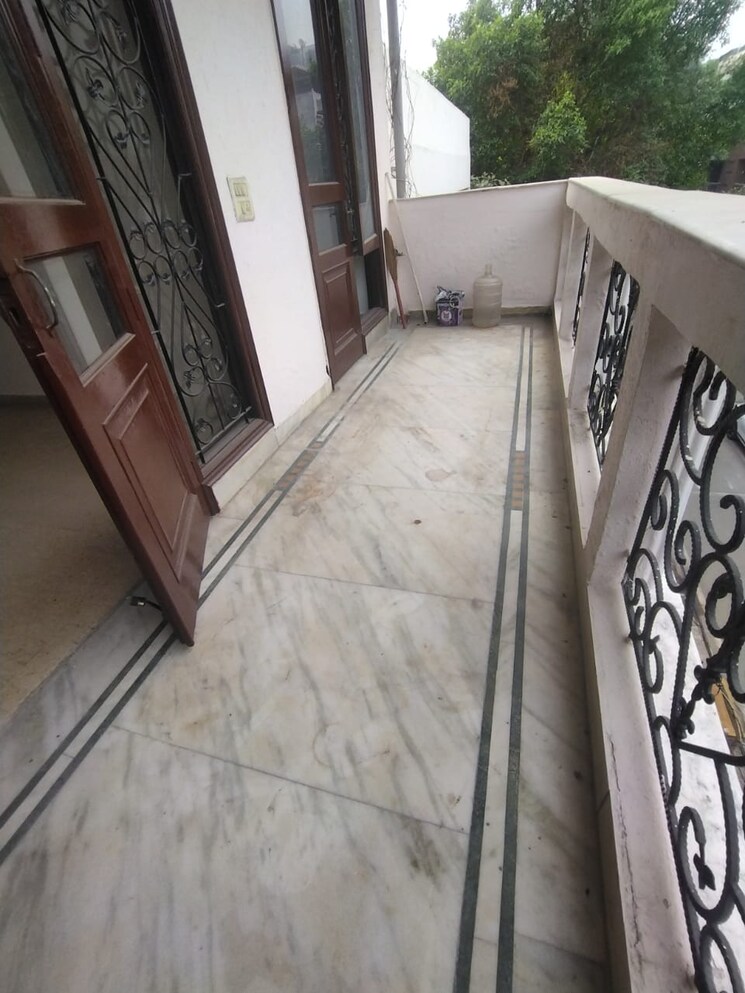 Balcony, greater kailash part 3 3 Bedroom 1850 Sq.Ft. Builder Floor In Greater Kailash Part 3 Delhi 9485659