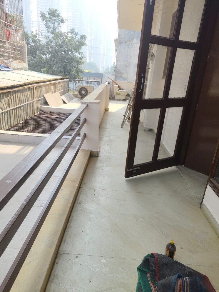 Balcony, sector 56 3.5 Bedroom 2700 Sq.Ft. Builder Floor In Sector 56 Gurgaon 9485671