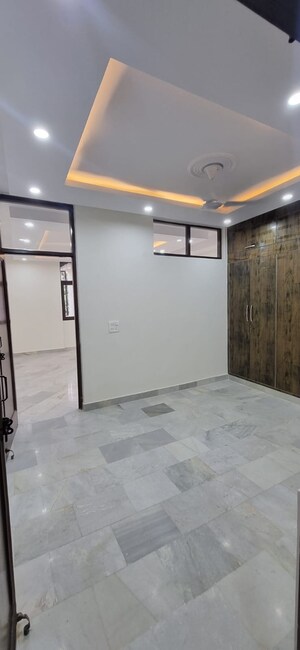 Room in 2 BHK Apartment at Dayanand Colony – for Rent
