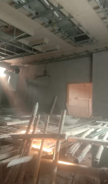 Furnished Amenities in 4 BHK Builder Floor at Nehru Nagar Iii – for Sale