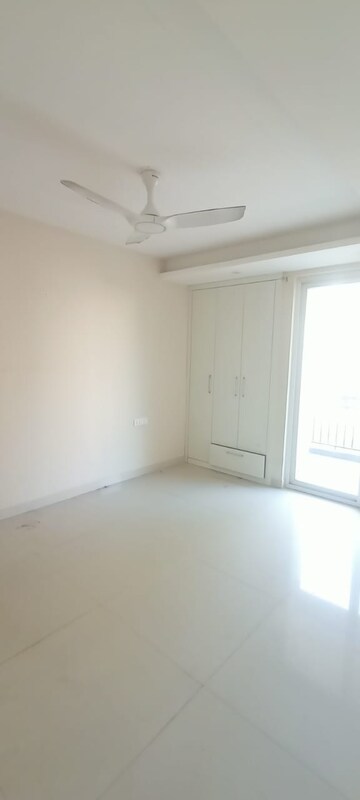 3 BHK Apartment For Rent in Green Valley Residencia, Ghazipur