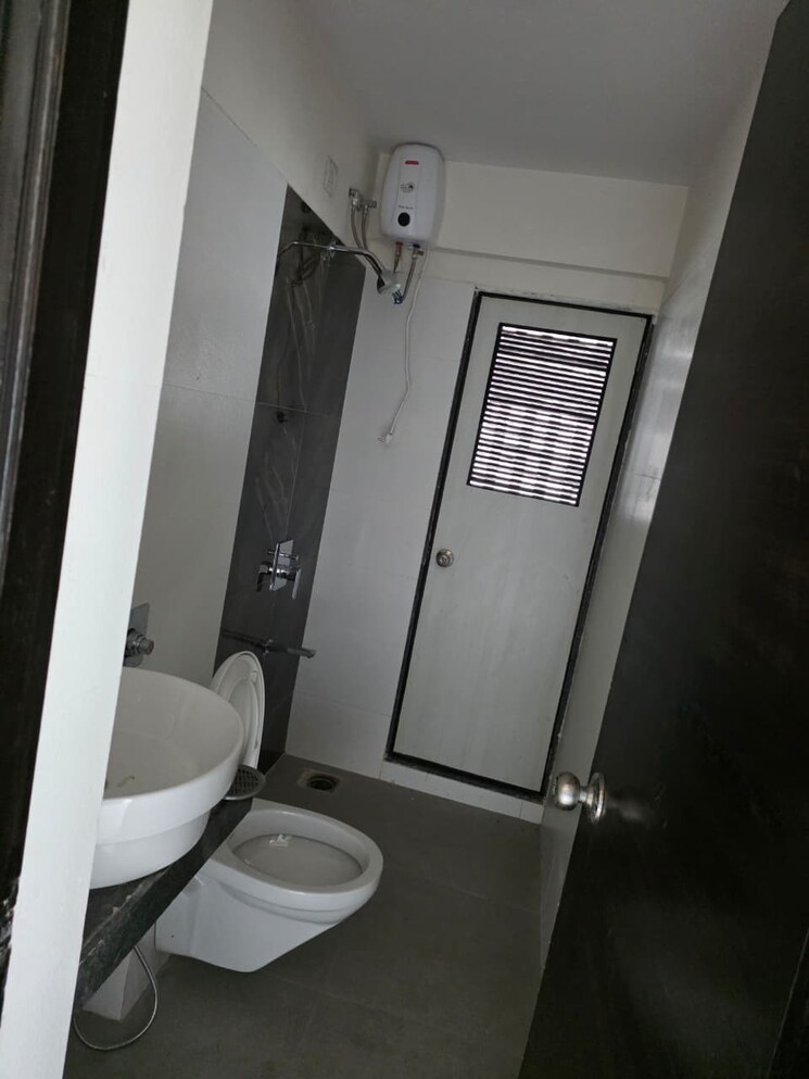 Bathroom, panch pakhadi 2 Bedroom 800 Sq.Ft. Apartment In Panch Pakhadi Thane 9485797