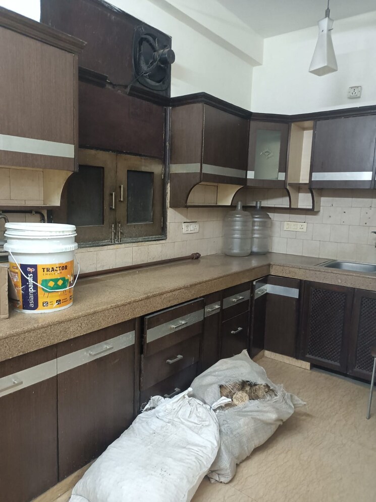 Kitchen, preet vihar 3 Bedroom 1600 Sq.Ft. Builder Floor In Preet Vihar Delhi 9485816