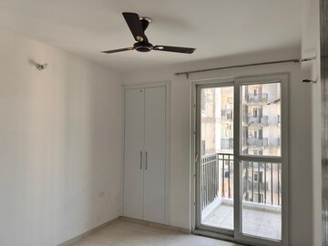Room in 3 BHK Apartment at SAV Gulnaar Meadows, Ambala Highway – for Rent