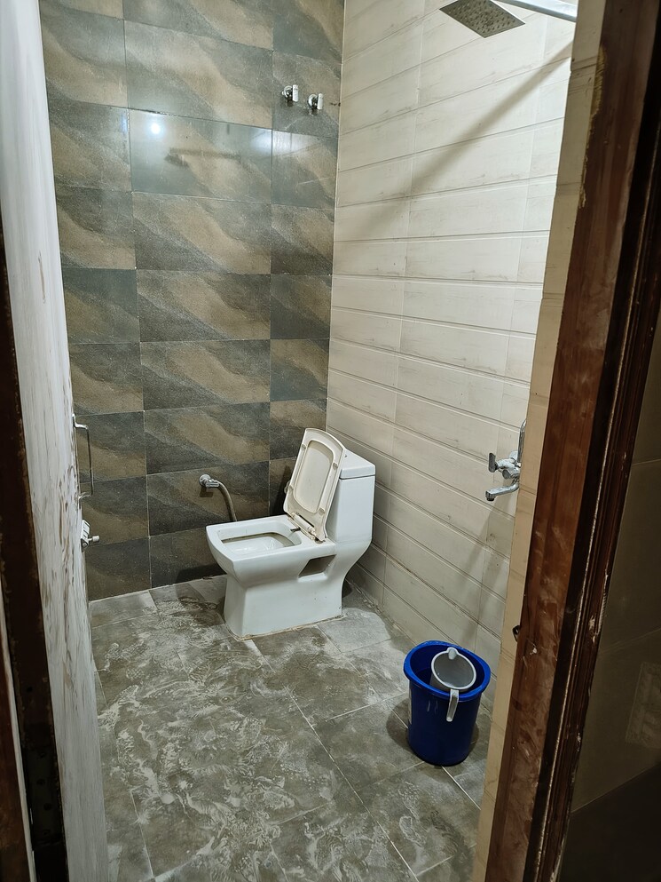 Bathroom, kashiram nagar 2 Bedroom 1300 Sq.Ft. Builder Floor In Kashiram Nagar Moradabad 9485817