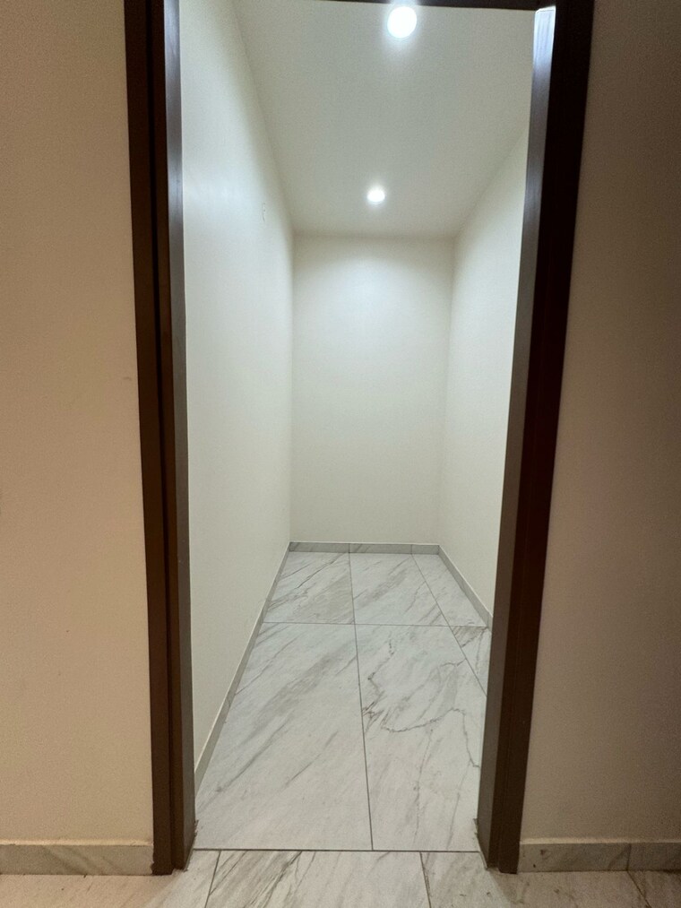 Room, sector 65 2 Bedroom 1000 Sq.Ft. Apartment In Sector 65 Mohali 9485879