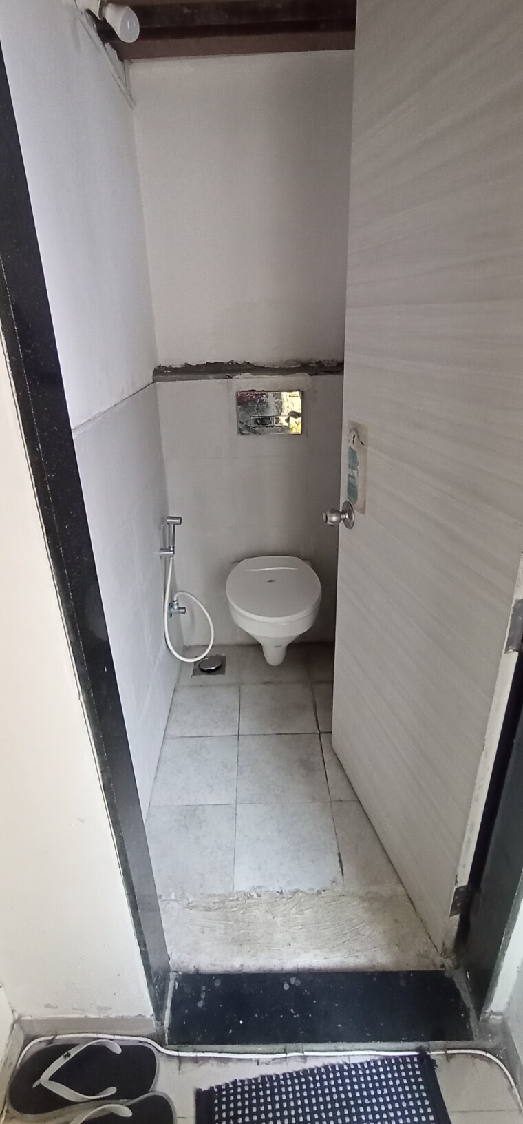 Bathroom, city-view-building 1 Bedroom 350 Sq.Ft. Apartment In Worli Mumbai 9485891