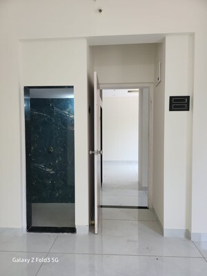 Room in 3 BHK Apartment at Acme Ozone, Manpada – for Rent