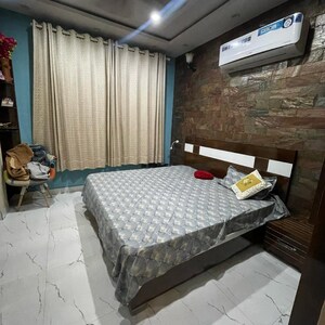 Bedroom in 6 BHK Villa at Sector 34 – for Sale